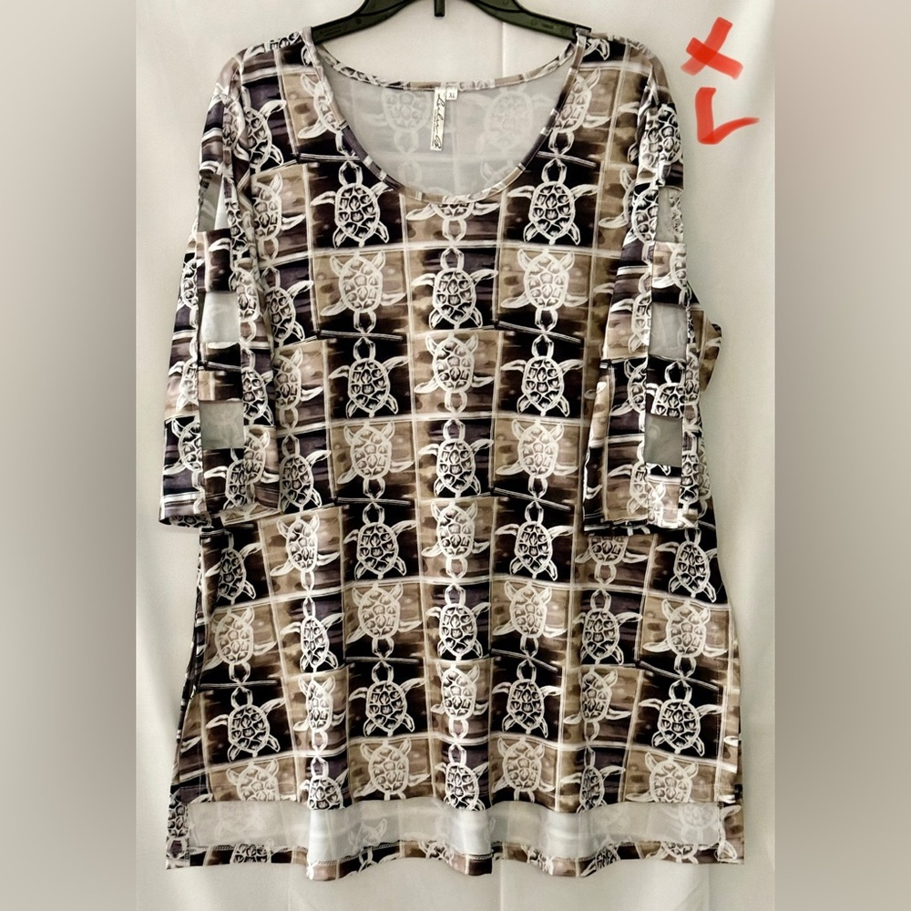 Lulu-B Turtle 🐢 Pattern Blouse in Black, Brown, and Cream